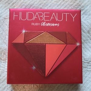 Huda Beauty Ruby Obsessions Eyeshadow Palette.